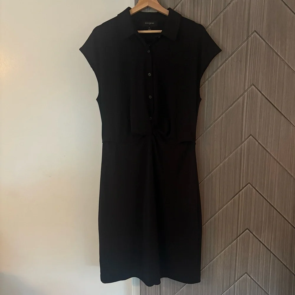 NWT Banana Republic CAP-SLEEVE KNEE-LENGTH DRESS BLACK Size Large